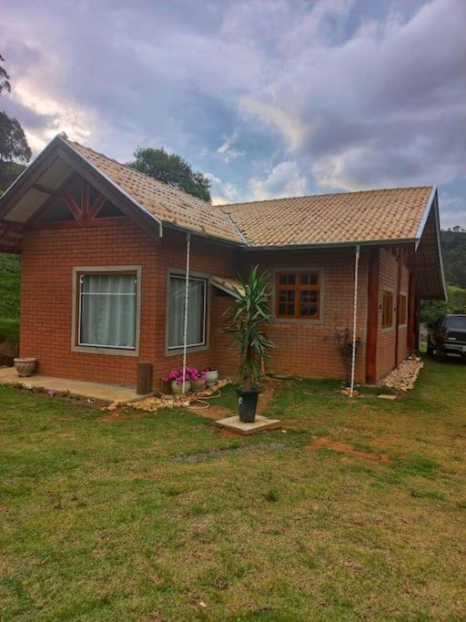 Chale Araucaria- Vale Das Pedras Mg Sapucai-Mirim Exterior photo